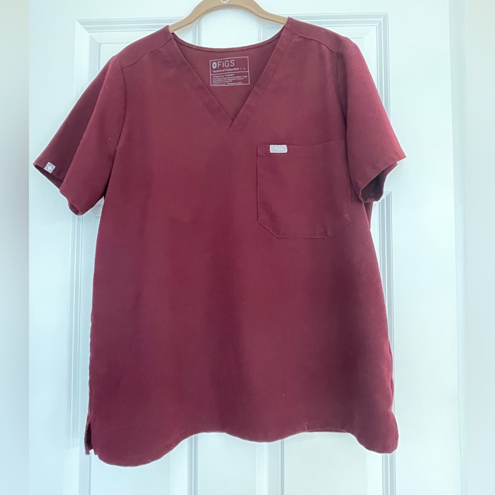 Figs scrub top.  Large. Burgundy